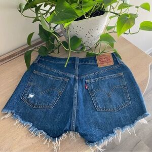 Levi’s 501 High Waisted Shorts Size W27
